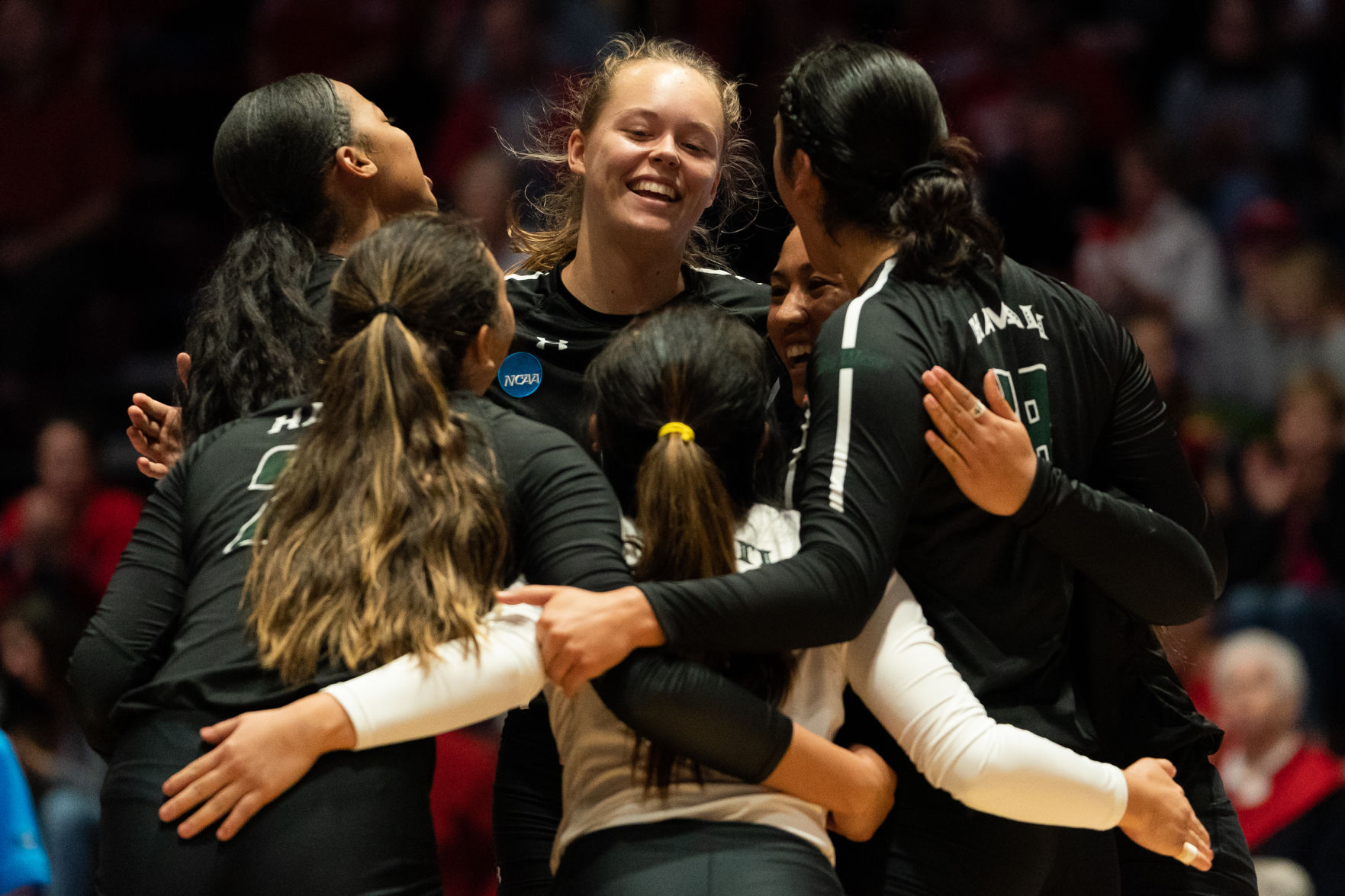 Nebraska Volleyball vs. Hawaii Photo No. 8